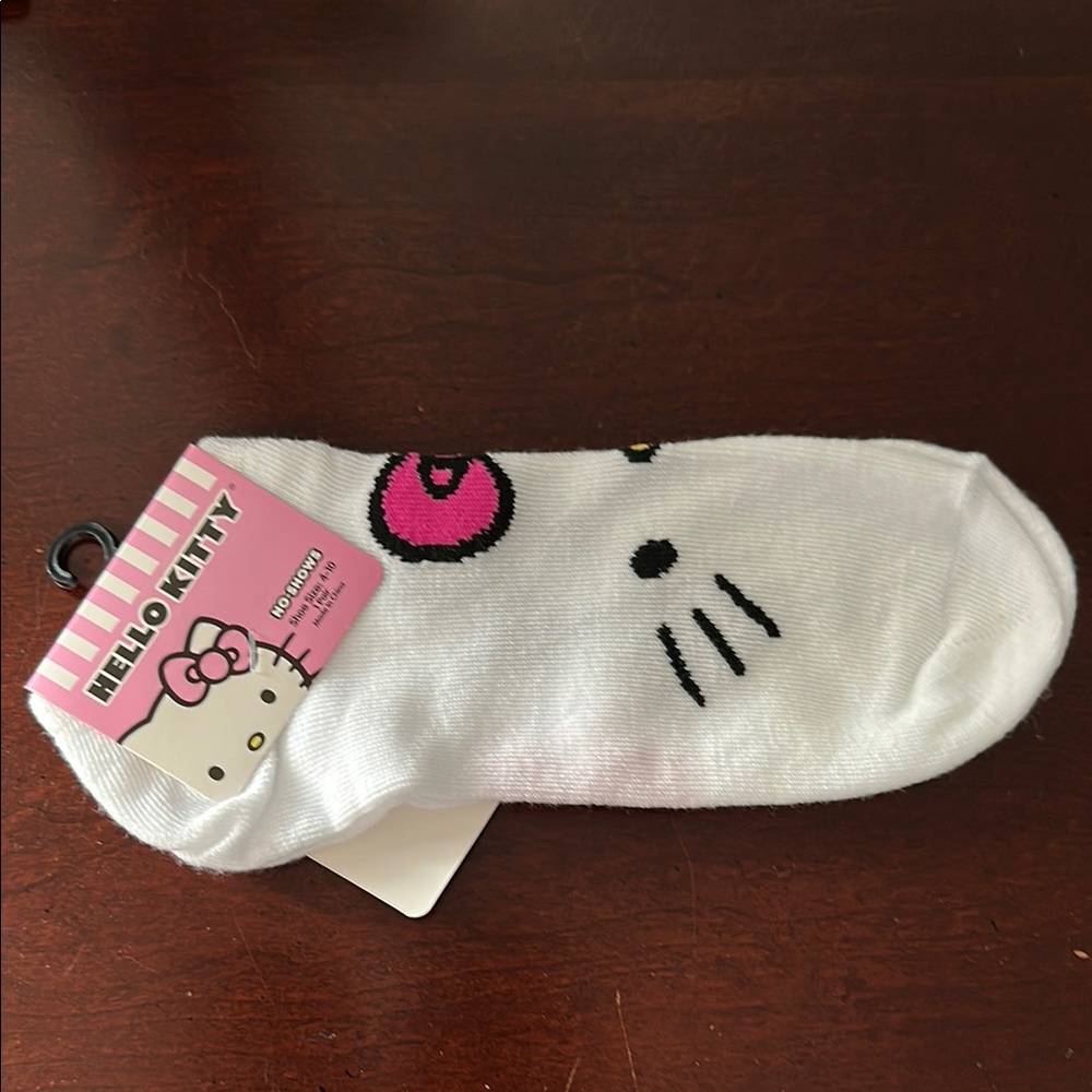Hello Kitty White No Shows Ankle Socks Shoe Size 4-10